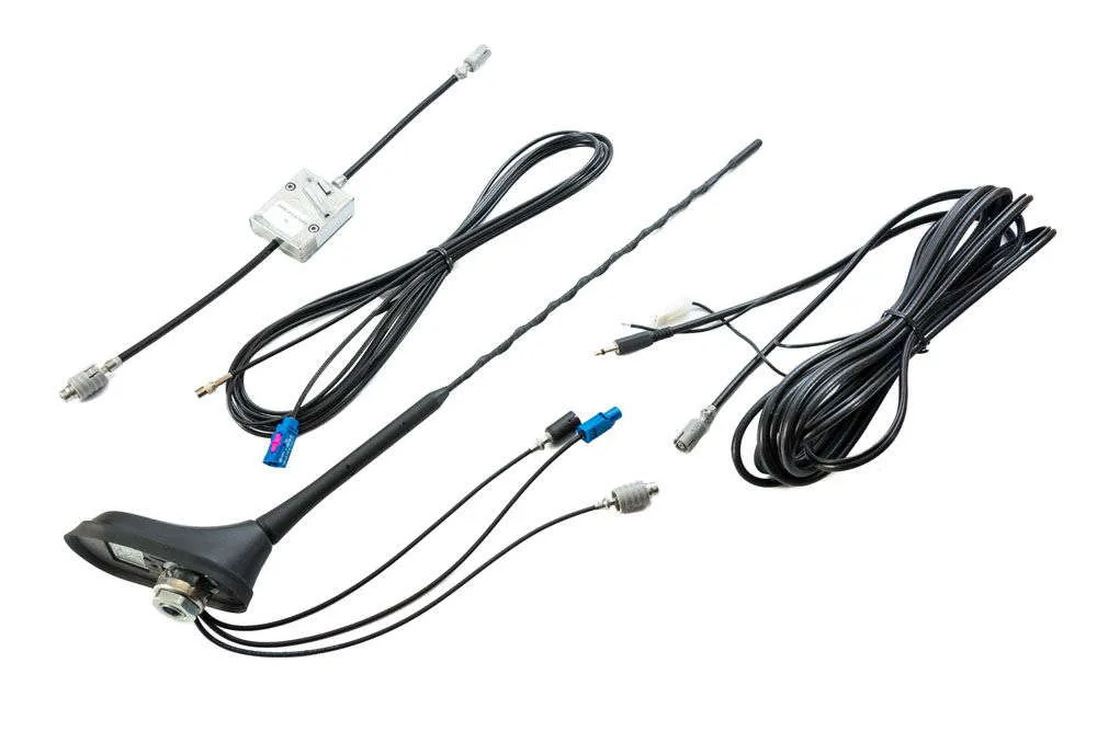 vneshnyaya_aktivnaya_radio_plus_gps_plus_tv_antenna_calearo_77_47_002