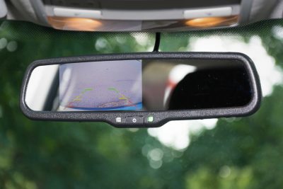 В продажу поступило штатное автомобильное зеркало PHANTOM со встроенным монитором с диагональю 4,3’’